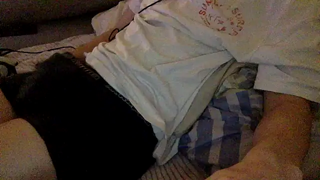 Snapshot of Breezydicksn chatting on November 2025 07:45:02 PM Breezydicksn online show from November 2025 07:45:02 PM