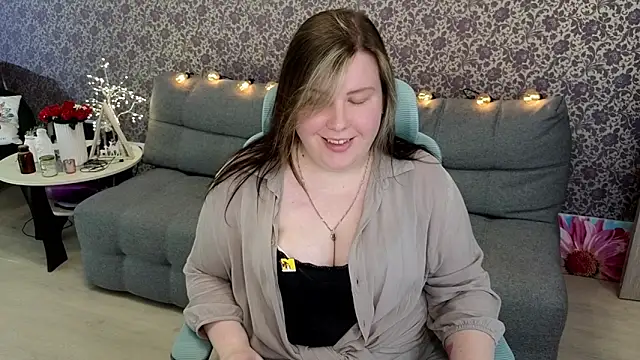 Lillit   online show from September 2025 08:42:01 PM