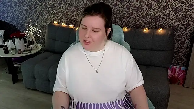 Lillit   online show from September 2025 08:32:01 PM