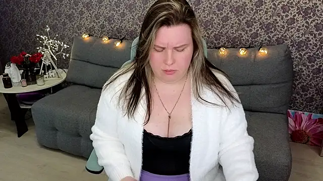 Lillit   online show from September 2025 08:36:01 PM