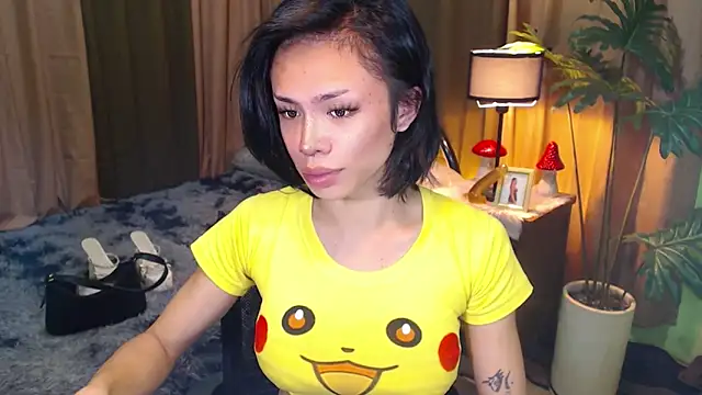 Snapshot of WILDROXIE chatting on September 2025 10:45:01 PM WILDROXIE online show from September 2025 10:45:01 PM