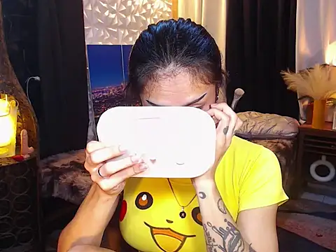 Snapshot of WILDROXIE chatting on October 2025 11:27:02 PM WILDROXIE online show from October 2025 11:27:02 PM