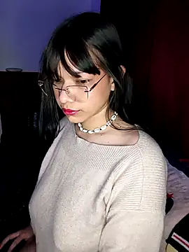 Snapshot of Iwarii chatting on December 2025 08:12:01 AM Iwarii online show from December 2025 08:12:01 AM