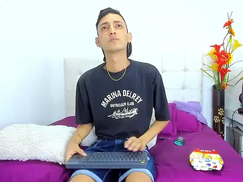 EithamDawson online show from September 2025 01:56:01 PM