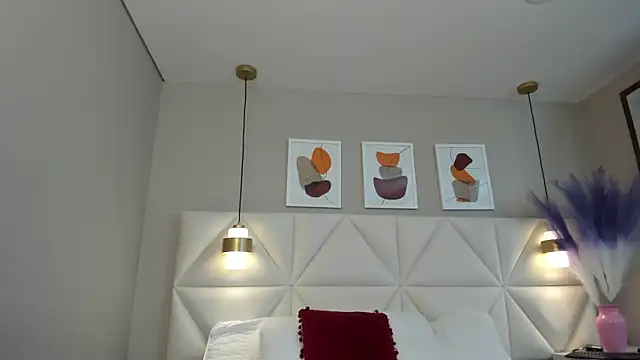 Alba Hank online show from September 2025 07:24:02 PM