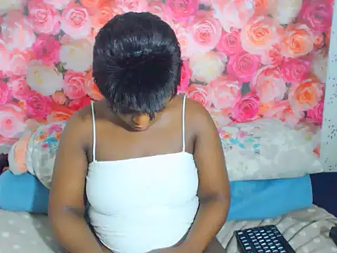 MiniMinaj online show from December 2025 05:07:02 PM