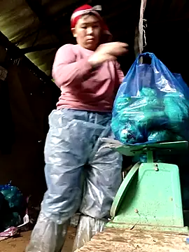 quynhkoolbae online show from November 2025 02:23:01 AM