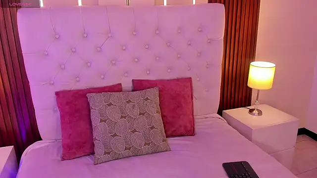 Snapshot of ViolettaAlemida chatting on September 2025 12:18:01 PM ViolettaAlemida online show from September 2025 12:18:01 PM