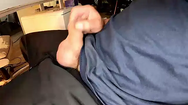 Snapshot of hornysmallcockgermany chatting on October 2025 07:31:02 AM hornysmallcockgermany online show from October 2025 07:31:02 AM