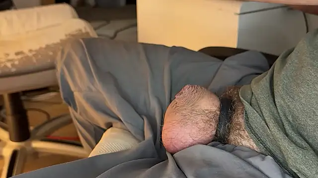 Snapshot of hornysmallcockgermany chatting on November 2025 08:36:02 AM hornysmallcockgermany online show from November 2025 08:36:02 AM