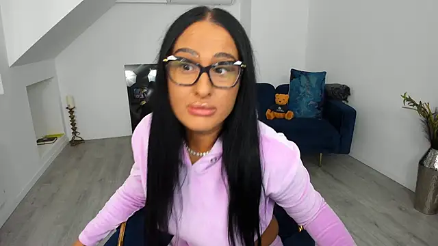 Helen Sinn online show from September 2025 03:22:01 AM