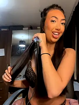 Miss lunaxx online show from November 2025 05:15:02 PM