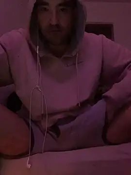 Snapshot of DanBfl chatting on November 2025 09:31:01 AM DanBfl online show from November 2025 09:31:01 AM