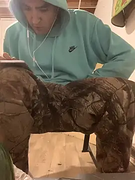 Snapshot of DanBfl chatting on December 2025 04:18:02 AM DanBfl online show from December 2025 04:18:02 AM