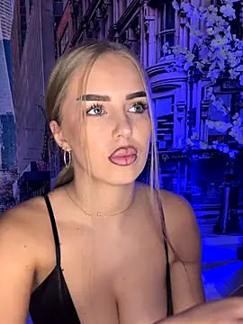 AubrieleRouj1 online show from December 2025 04:47:02 PM