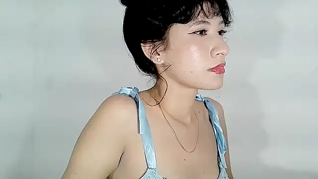 kitten punches001 online show from September 2025 02:33:01 AM