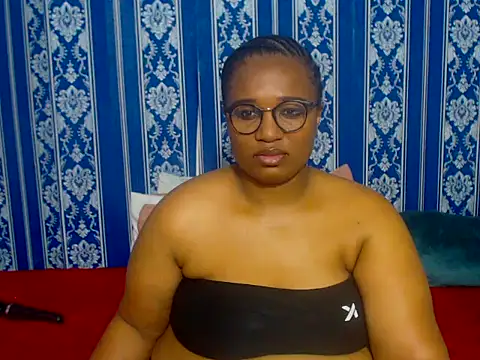 JUICEYLIPS333 online show from November 2025 05:35:02 PM