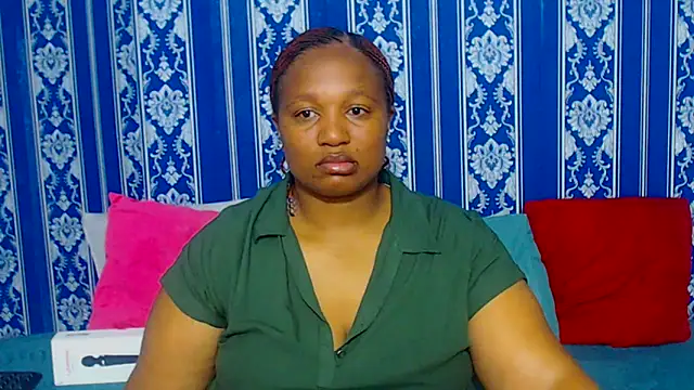 JUICEYLIPS333 online show from December 2025 05:47:01 AM