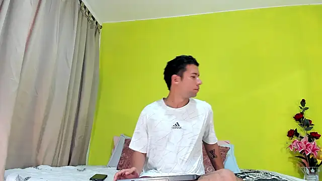 Celesteyorucso online show from September 2025 07:46:02 PM