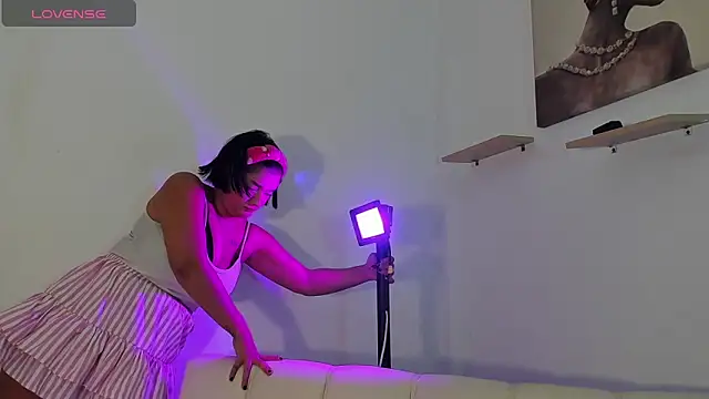 Gabrielaa Miller  online show from September 2025 07:30:02 PM