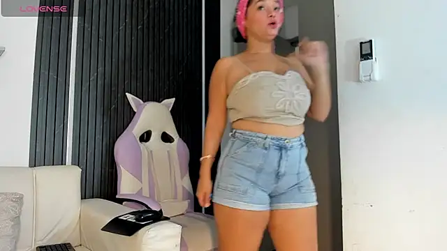 Gabrielaa Miller  online show from November 2025 07:29:02 PM