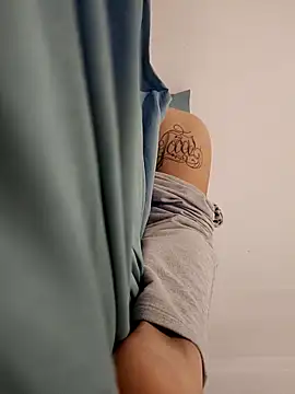 sexualyingyang online show from September 2025 04:25:01 AM