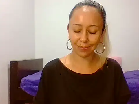 leah susman online show from September 2025 02:02:02 AM