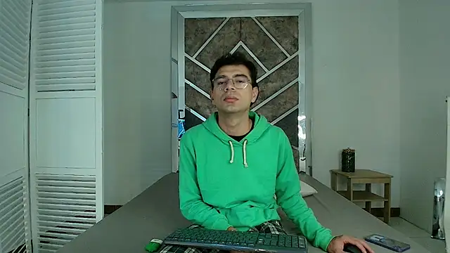 AronWilde online show from September 2025 05:31:01 AM