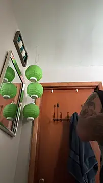 Snapshot of Lunablu13 chatting on December 2025 05:42:02 PM Lunablu13 online show from December 2025 05:42:02 PM