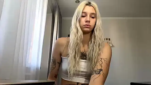 QueerExtern online show from September 2025 09:42:02 AM