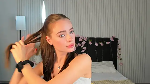 Ameli Povilain online show from October 2025 11:28:02 AM