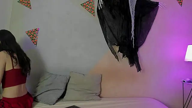 Snapshot of Laura_and_Kevin chatting on November 2025 01:54:02 PM Laura and Kevin online show from November 2025 01:54:02 PM