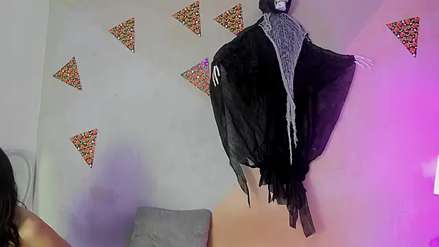 Snapshot of Laura_and_Kevin chatting on November 2025 01:43:03 PM Laura and Kevin online show from November 2025 01:43:03 PM