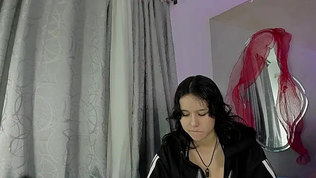 Snapshot of Laura_and_Kevin chatting on November 2025 10:57:02 PM Laura and Kevin online show from November 2025 10:57:02 PM