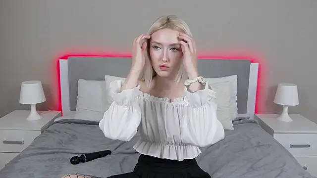 MarianeSun online show from September 2025 04:06:01 AM