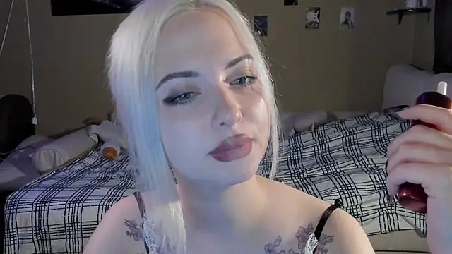 velunnight online show from September 2025 05:34:01 PM