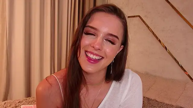 Olivia Mourr online show from November 2025 05:00:02 PM