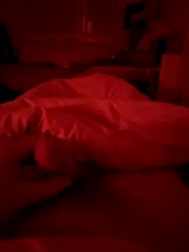 Snapshot of Youngyguy chatting on December 2025 09:09:02 PM Youngyguy online show from December 2025 09:09:02 PM