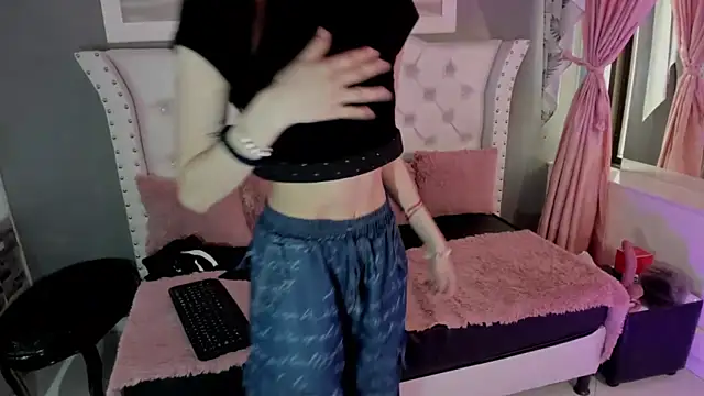 naomi cooper   online show from September 2025 01:44:02 PM