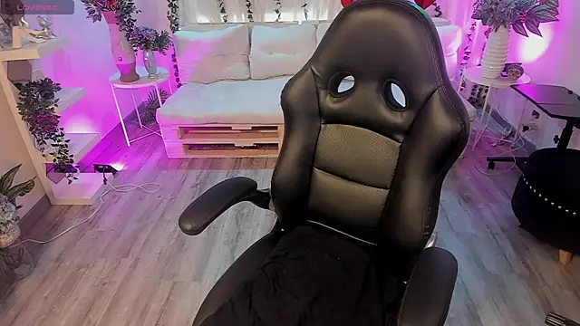 Arhy Blonde online show from September 2025 01:47:01 PM
