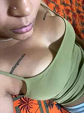 clarinha2 online show from December 2025 06:26:01 PM