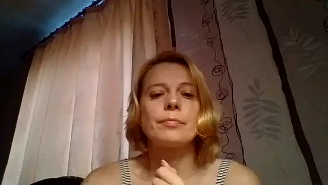 Snapshot of LiluXRose chatting on September 2025 10:53:02 AM LiluXRose online show from September 2025 10:53:02 AM
