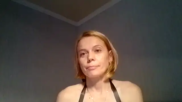 Snapshot of LiluXRose chatting on October 2025 12:46:01 PM LiluXRose online show from October 2025 12:46:01 PM