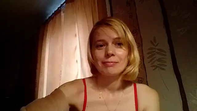 Snapshot of LiluXRose chatting on October 2025 10:37:02 AM LiluXRose online show from October 2025 10:37:02 AM