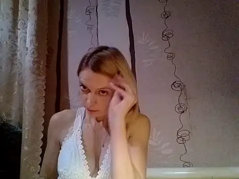 Snapshot of LiluXRose chatting on October 2025 08:22:01 PM LiluXRose online show from October 2025 08:22:01 PM