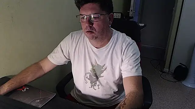 blueandwhite1 online show from November 2025 08:14:01 AM