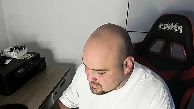 ElianCrow online show from December 2025 09:09:01 PM