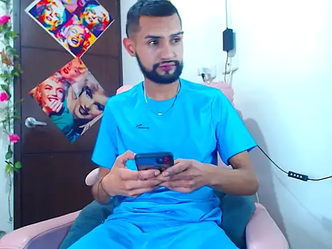 Snapshot of boybunnyerotic chatting on September 2025 11:59:01 PM boybunnyerotic online show from September 2025 11:59:01 PM
