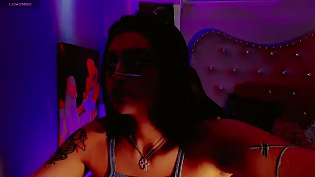 Daphnne Foxx online show from September 2025 12:05:01 PM
