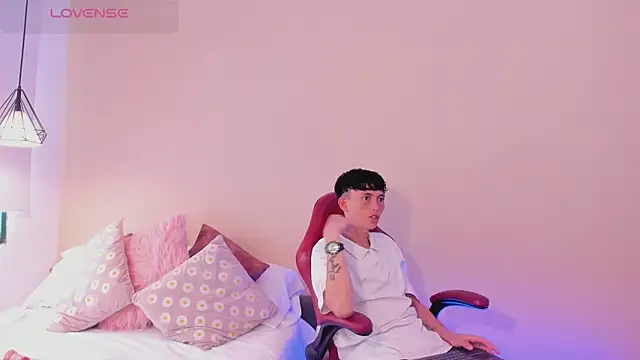 DodoyandCriss online show from September 2025 03:11:02 PM